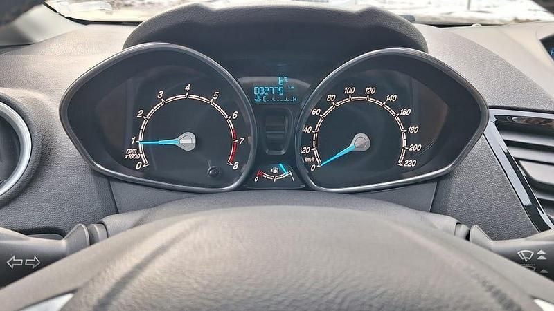 Begagnad Ford Fiesta 100 HK (73 kW) 2017 Moondust metallic silver