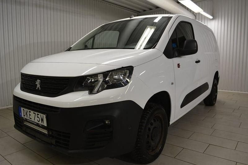 Vit Begagnad 2019 Peugeot Partner Minibuss | 134 000 kr (Superpris) - Bild 1/3