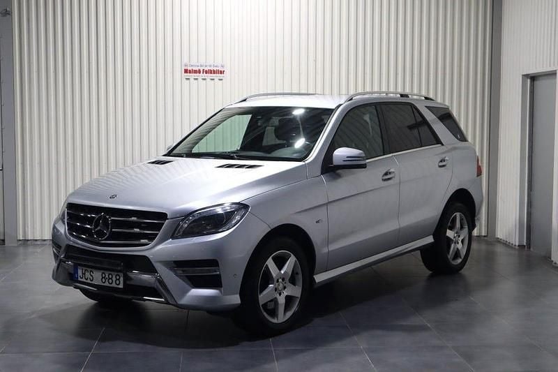 Silver Begagnad 2012 Mercedes ML350 AMG line SUV | 175 000 kr (Bra pris) - Bild 1/4