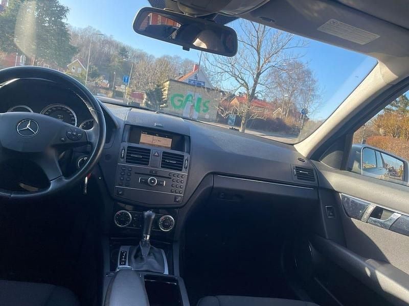 Begagnad Mercedes C180 156 HK (114 kW) 2011
