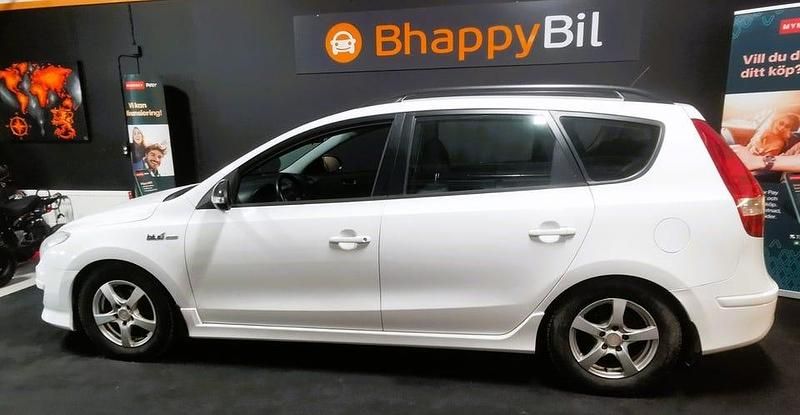 Begagnad Hyundai i30 116 HK (85 kW) 2012 Vit Kombi
