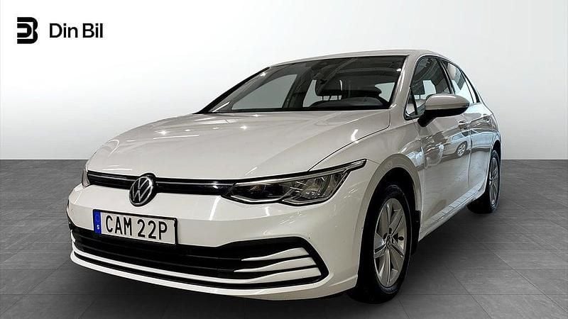 Vit Begagnad 2020 VW Golf VIII Halvkombi | 209 900 kr (Marknadspris) - Bild 1/4