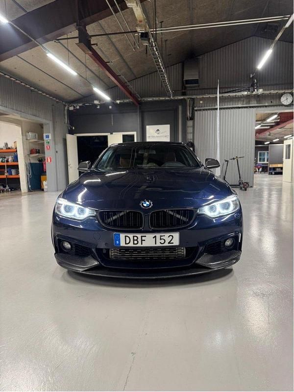 Blå Begagnad 2014 BMW 430 Luxury Line Sportkupé | 260 000 kr - Bild 1/4