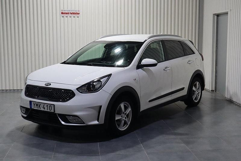 Vit Begagnad 2017 Kia Niro Advance SUV | 119 900 kr (Marknadspris) - Bild 1/4