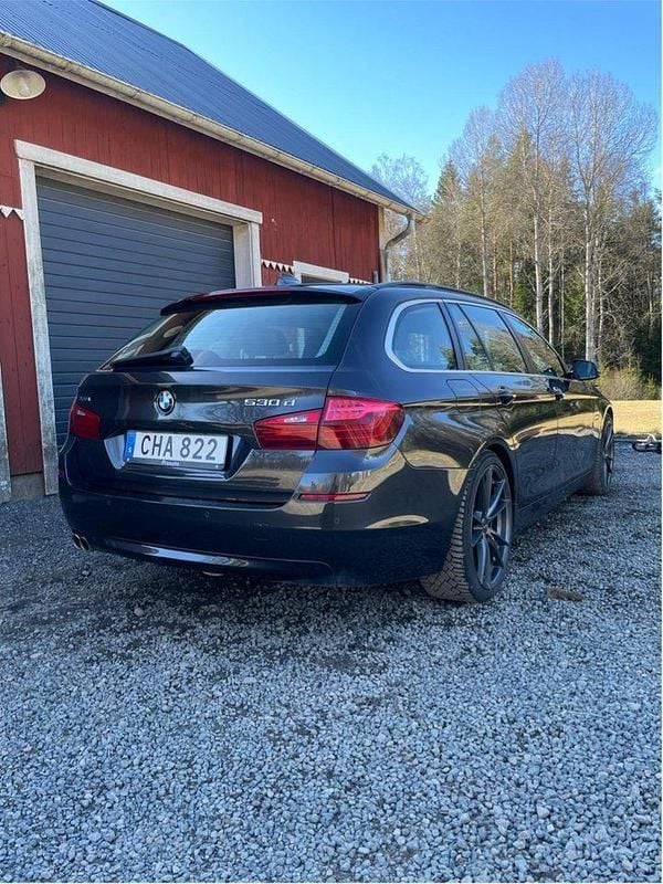 Begagnad 2014 BMW 530 Kombi | 179 000 kr - Bild 1/4
