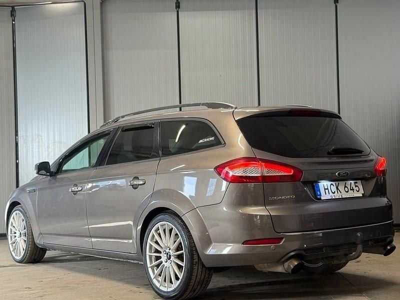 Begagnad Ford Mondeo Titanium 200 HK (147 kW) 2011 Brun Kombi