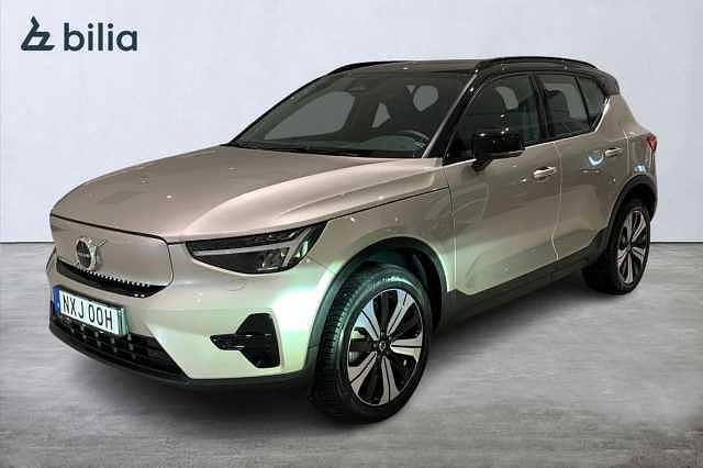 Ljusgrå (grå) Begagnad 2022 Volvo XC40 Core SUV | 349 900 kr - Bild 1/3