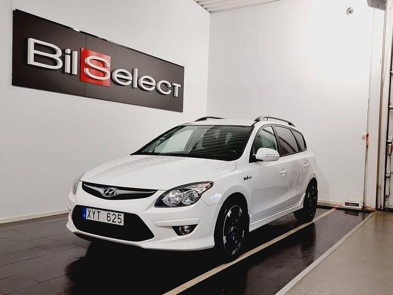 Vit Begagnad 2012 Hyundai i30 Kombi | 59 900 kr (Lite dyr) - Bild 1/4