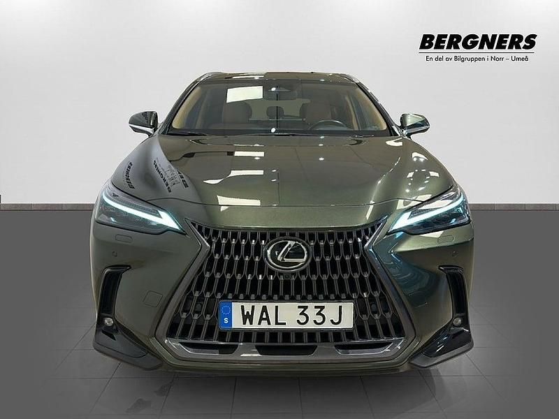 Begagnad Lexus NX450h+ Executive Line 309 HK (227 kW) 2023 Grön SUV