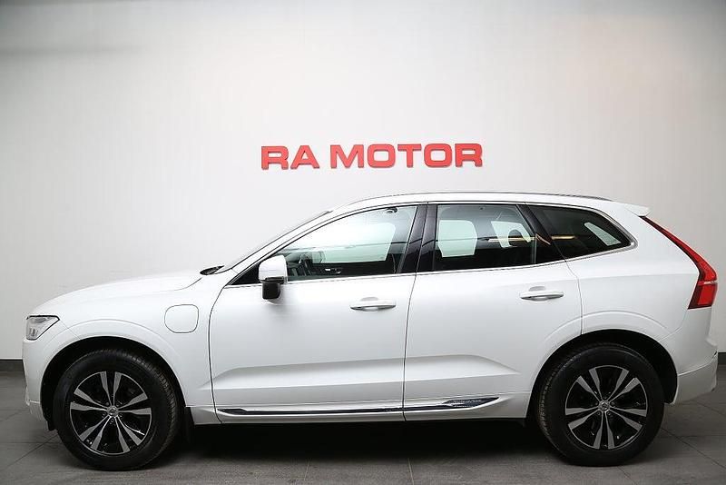 Begagnad Volvo XC60 Momentum 253 HK (186 kW) 2020 Vit SUV