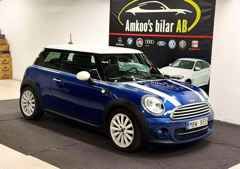 Blå Begagnad 2011 Mini Cooper D Halvkombi | 43 900 kr (Marknadspris) - Bild 1/4