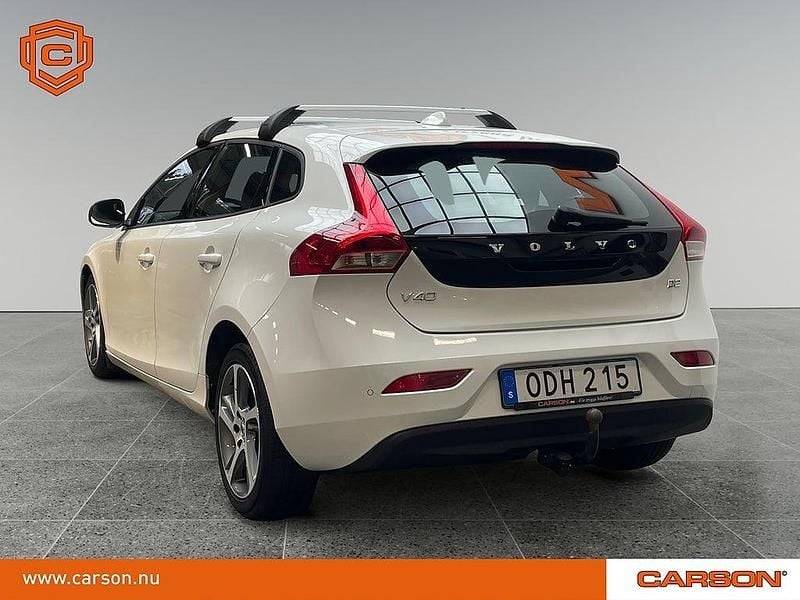 Begagnad Volvo V40 Kinetic 120 HK (88 kW) 2016 Vit Halvkombi