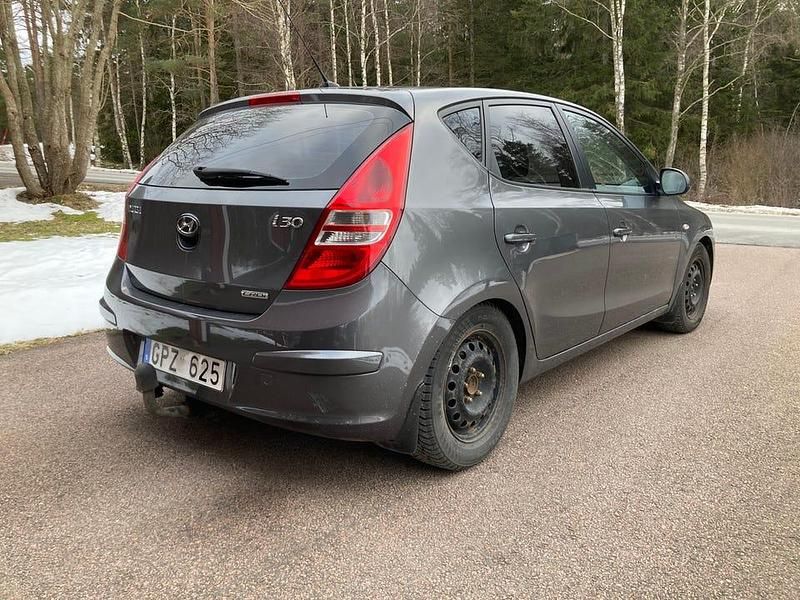 Begagnad Hyundai i30 84 HK (61 kW) 2007 Halvkombi