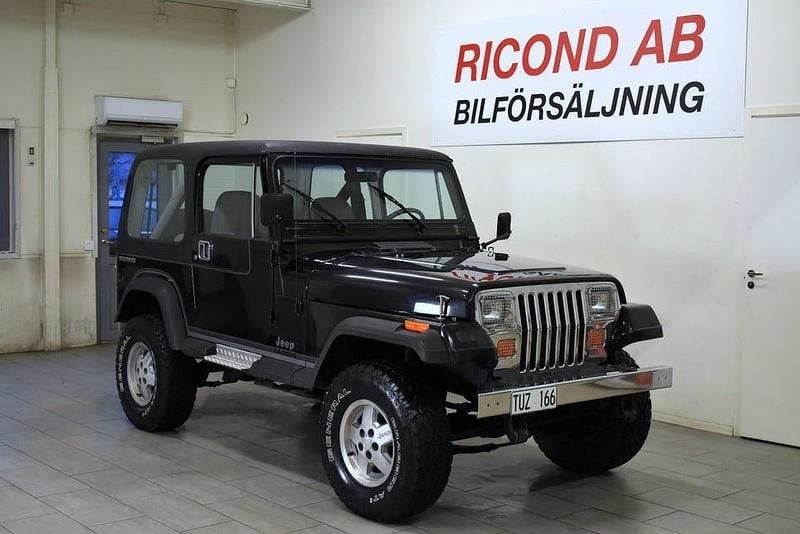 Svart Begagnad 1989 Jeep Wrangler SUV | 119 900 kr - Bild 1/4