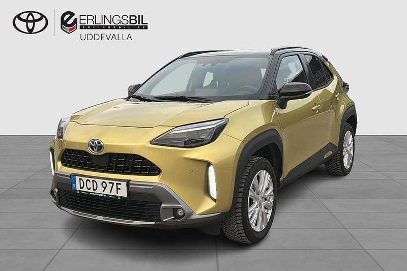 Gul Begagnad 2023 Toyota Yaris Hybrid | 309 900 kr (Lite dyr) - Bild 1/3
