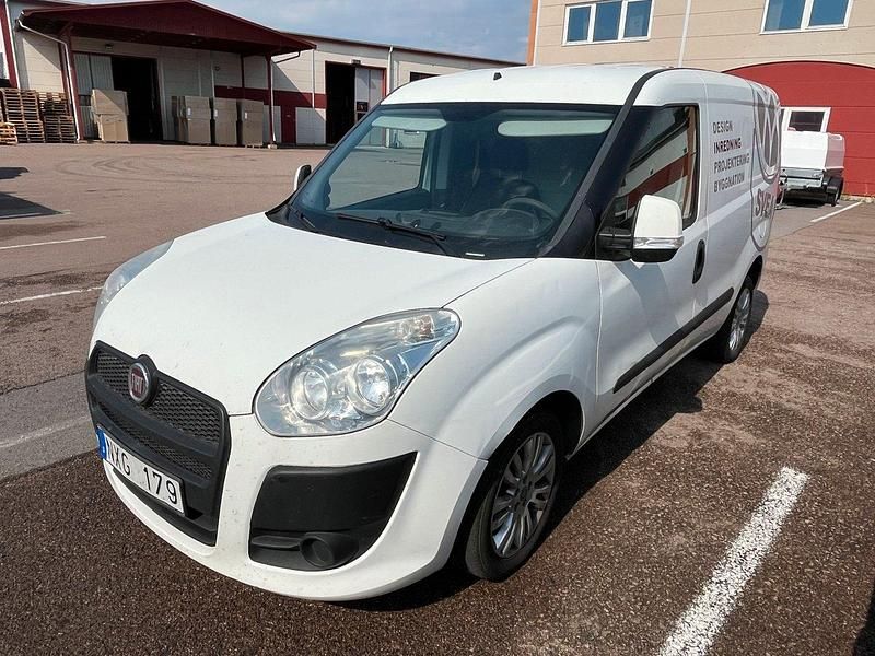 Vit Begagnad 2014 Fiat Doblò Minibuss | 24 500 kr - Bild 1/4