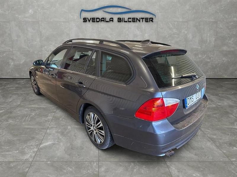 Begagnad BMW 318 Advantage 122 HK (89 kW) 2007 Grå Kombi