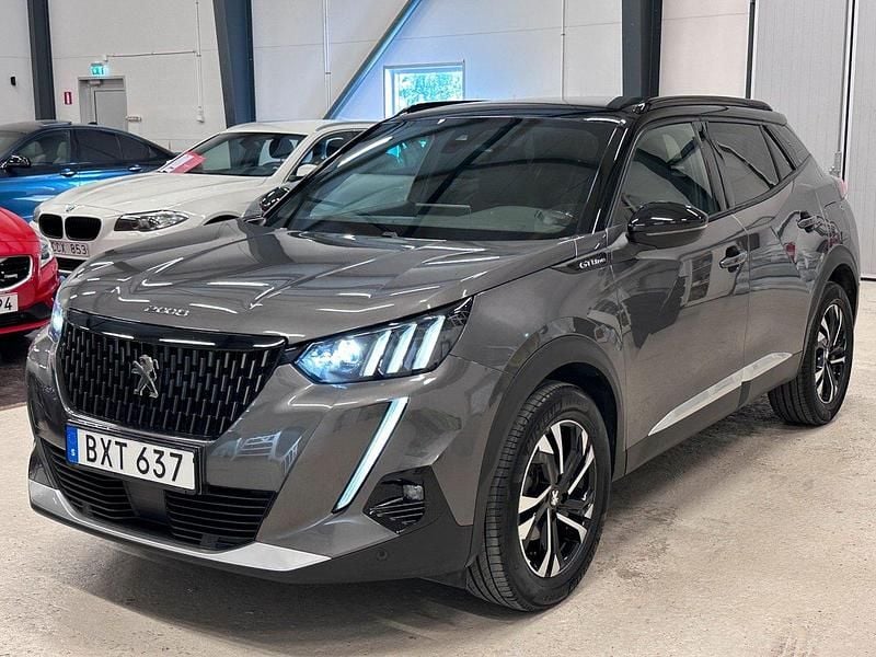 Grå Begagnad 2020 Peugeot 2008 GT-line SUV | 199 700 kr (Marknadspris) - Bild 1/4