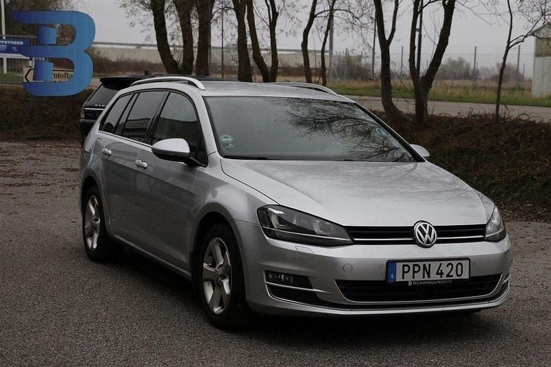 Silver Begagnad 2014 VW Golf VII R-line Kombi | 149 900 kr (Dyr) - Bild 1/4