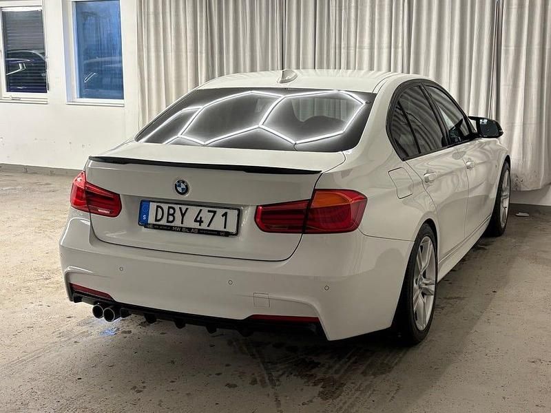 Begagnad BMW 320 M Sport 190 HK (139 kW) 2018 Vit Sedan