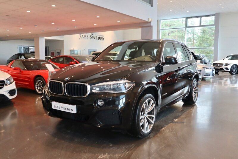 Svart Begagnad 2016 BMW X5 M Sport SUV | 399 900 kr (Marknadspris) - Bild 1/4
