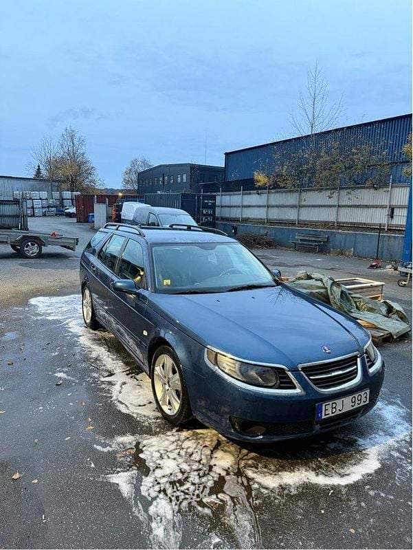 Blå Begagnad 2007 Saab 9-5 Vector Kombi | 17 000 kr (Marknadspris) - Bild 1/4