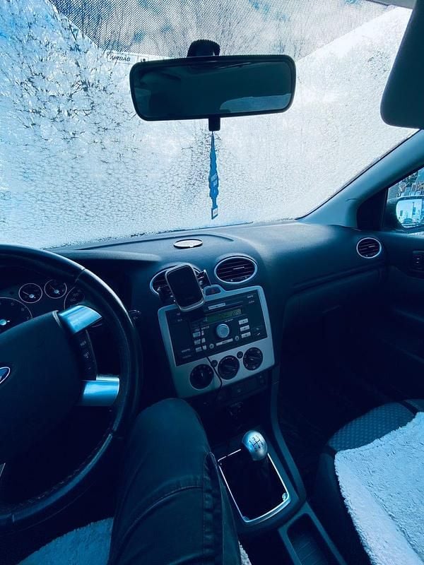 Begagnad Ford Focus 125 HK (91 kW) 2006 Kombi