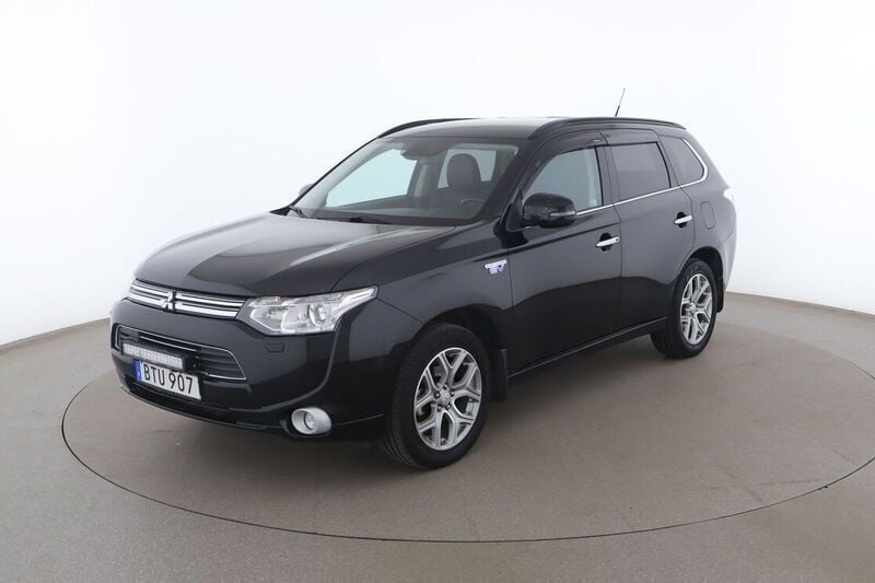 Svart Begagnad 2014 Mitsubishi Outlander SUV | 117 000 kr (Bra pris) - Bild 1/4