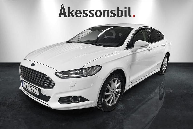 Vit Begagnad 2017 Ford Mondeo Business Edition Sedan | 129 000 kr (Marknadspris) - Bild 1/4