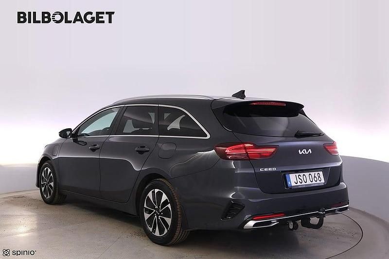Begagnad Kia Ceed Advance 105 HK (77 kW) 2022 Grå Halvkombi