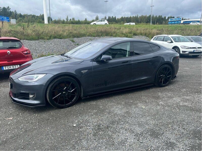 Grå Begagnad 2016 Tesla Model S Sedan | 275 000 kr - Bild 1/4