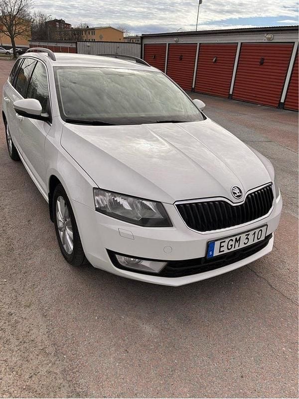 Vit Begagnad 2017 Skoda Octavia Ambition Kombi | 72 000 kr (Superpris) - Bild 1/4