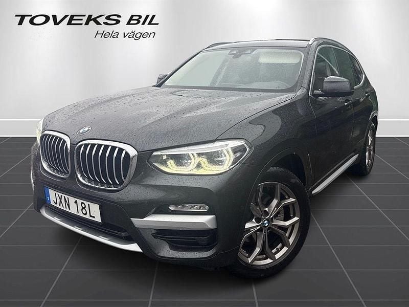 Grå Begagnad 2019 BMW X3 SUV | 339 000 kr (Marknadspris) - Bild 1/4