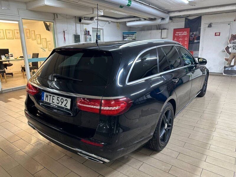 Begagnad Mercedes E220 195 HK (143 kW) 2017 Svart Kombi