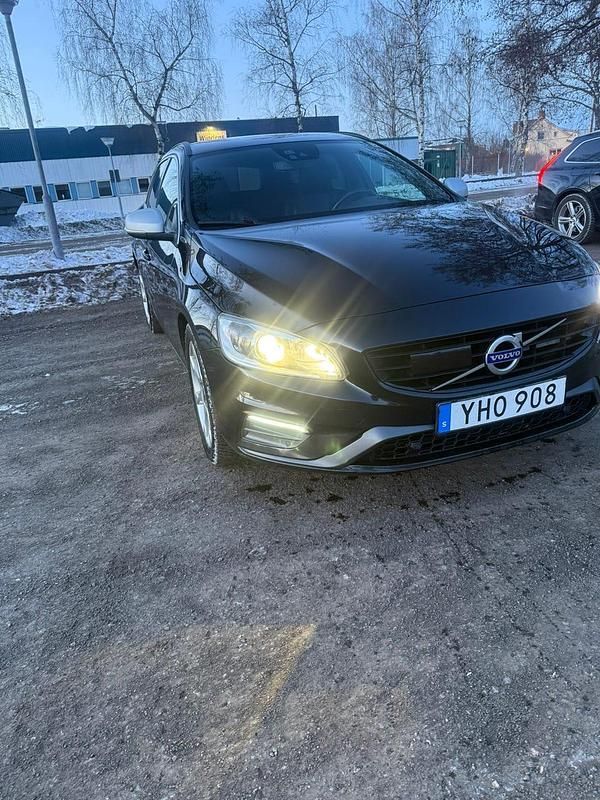Begagnad Volvo V60 231 HK (169 kW) 2017 Kombi