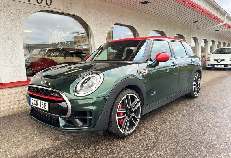 Grön Begagnad 2017 Mini John Cooper Works Clubman Sport Kombi | 269 000 kr (Dyr) - Bild 1/4