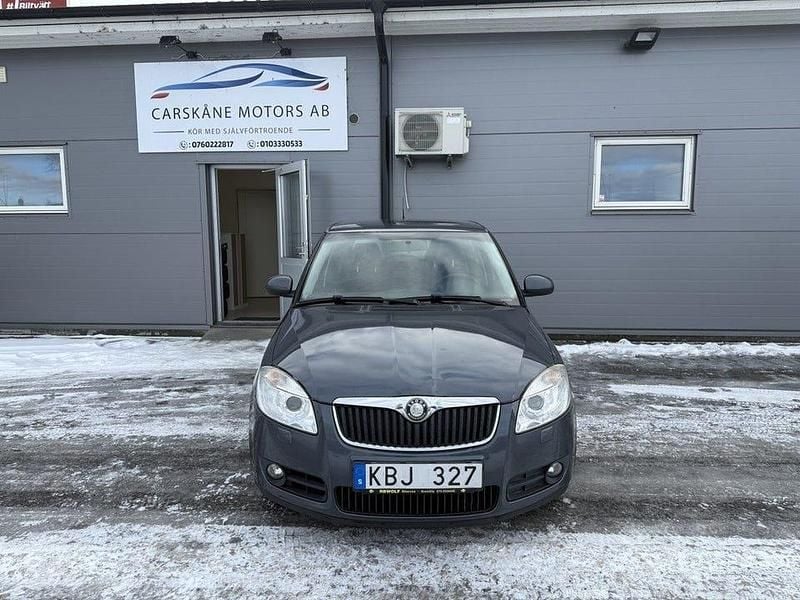 Begagnad Skoda Fabia 69 HK (50 kW) 2010 Grå