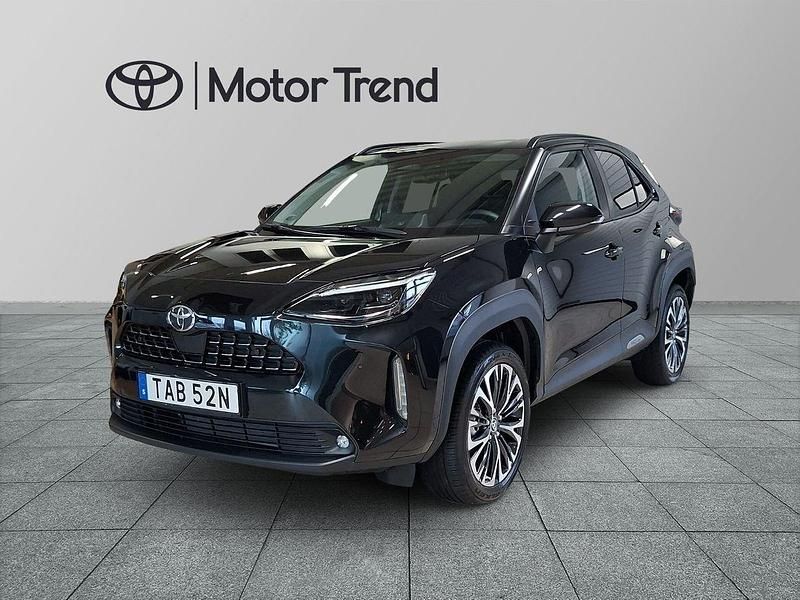 Svart Ny 2025 Toyota Yaris Hybrid Style SUV | 339 000 kr (Dyr) - Bild 1/3