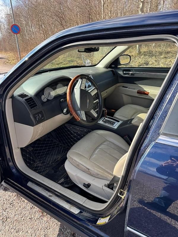 Begagnad Chrysler 300C Touring 218 HK (160 kW) 2006 Kombi