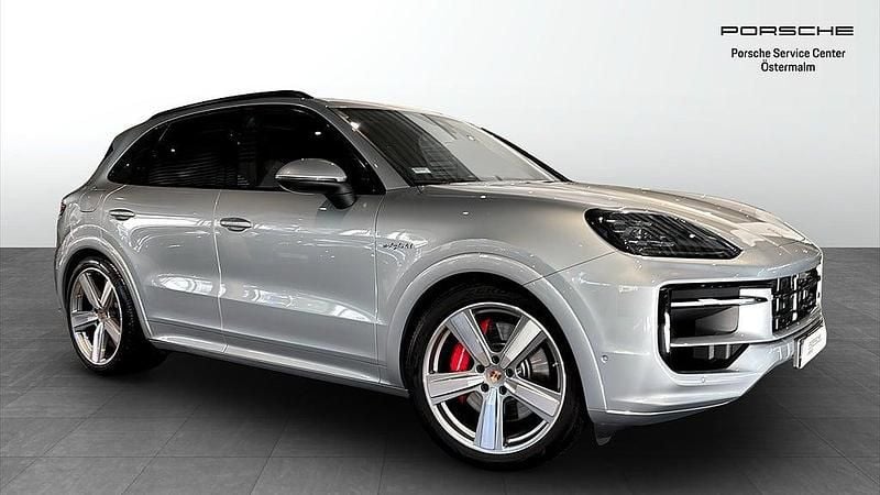 Silver Begagnad 2025 Porsche Cayenne S E-Hybrid SUV | 1 345 000 kr - Bild 1/4