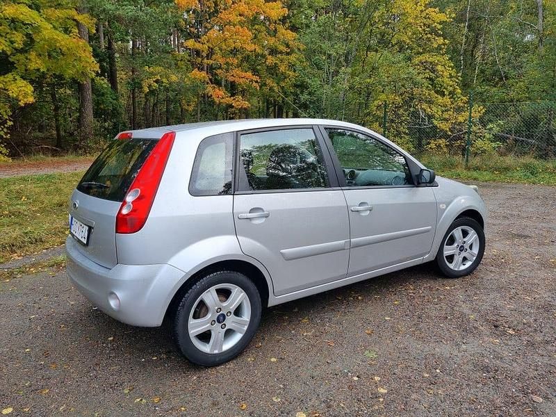 Begagnad 2009 Ford Fiesta Halvkombi | 29 000 kr - Bild 1/3