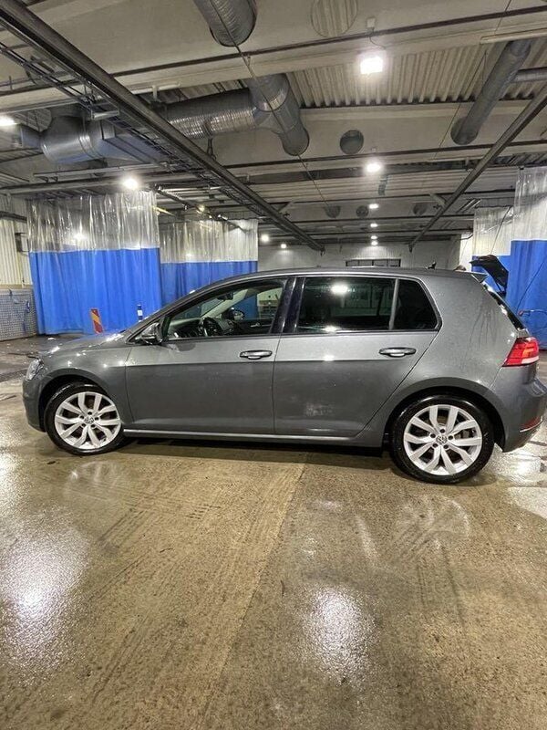 Grå Begagnad 2018 VW Golf VII GT Halvkombi | 109 000 kr (Superpris) - Bild 1/4