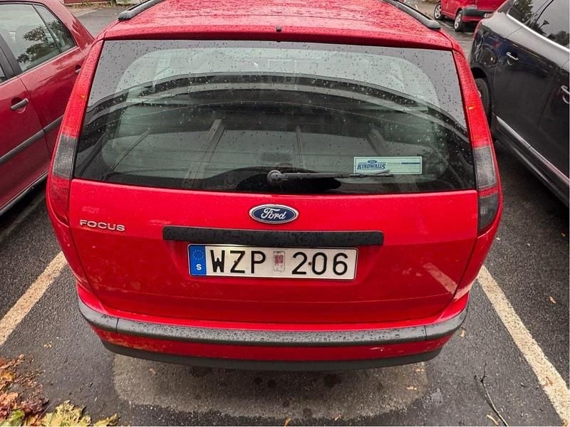 Röd Begagnad 2006 Ford Focus Kombi | 40 000 kr (Marknadspris) - Bild 1/4