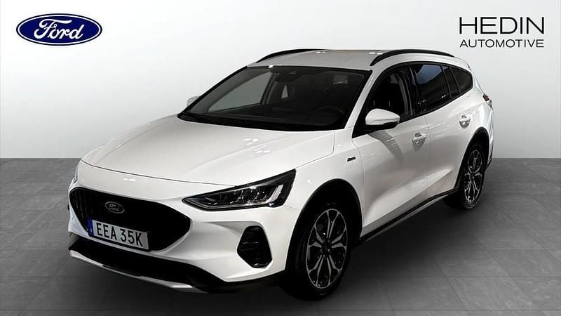 Vit (white) Begagnad 2022 Ford Focus Active Kombi | 194 900 kr (Superpris) - Bild 1/4