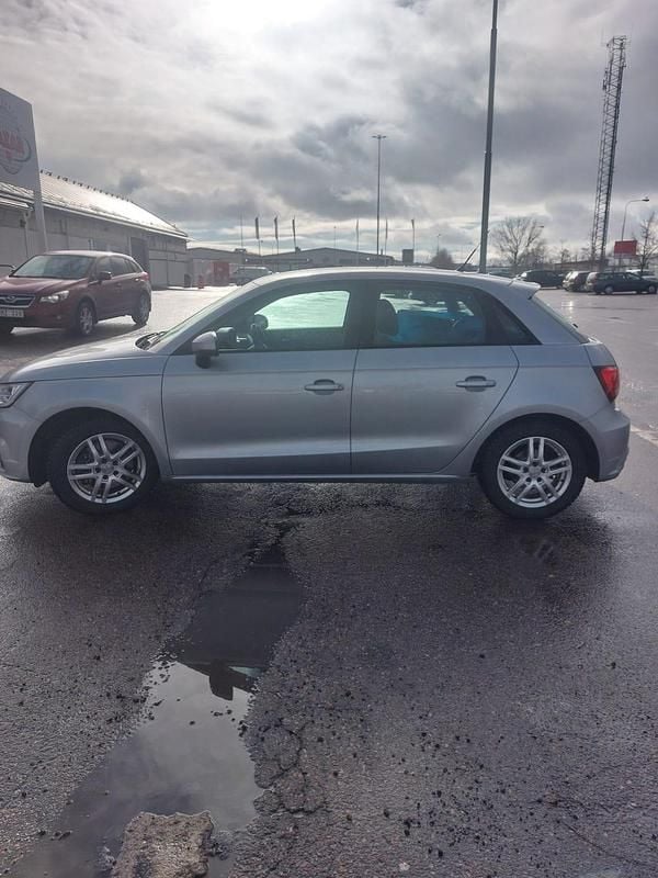 Begagnad Audi A1 Sportback 125 HK (91 kW) 2015 Halvkombi