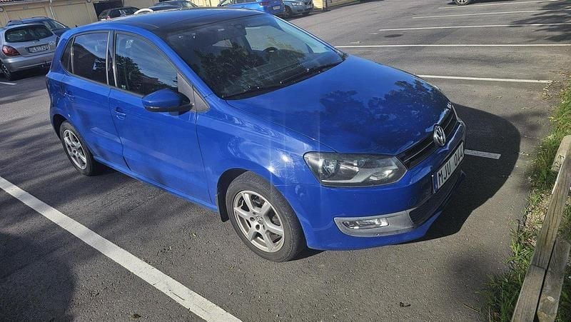 Blå Begagnad 2014 VW Polo Halvkombi | 60 000 kr (Bra pris) - Bild 1/4