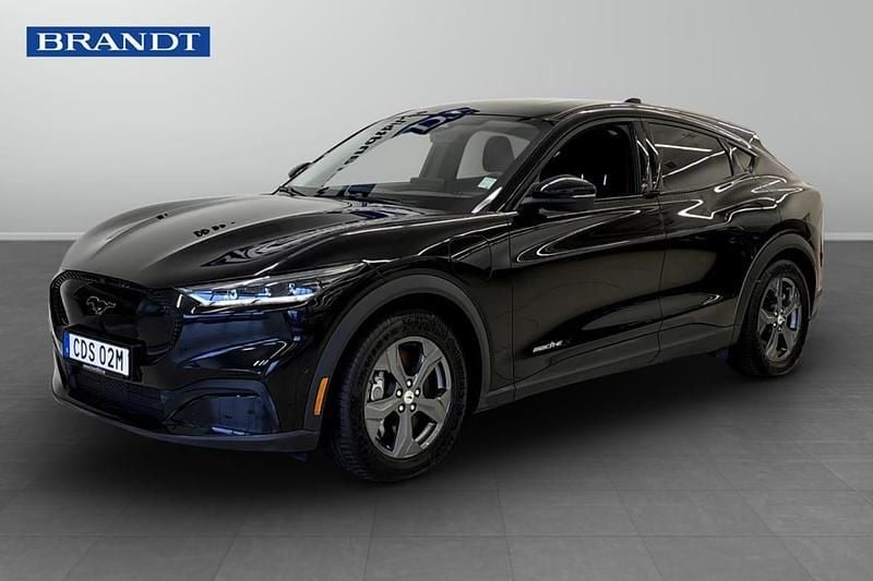 Svart Begagnad 2022 Ford Mustang Mach-E SUV | 379 900 kr (Bra pris) - Bild 1/3