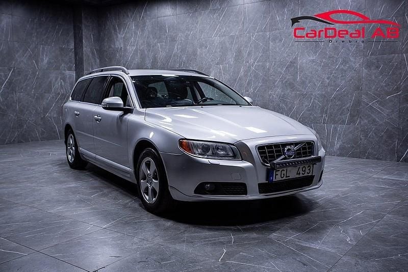 Ljusgrå Begagnad 2009 Volvo V70 Momentum Kombi | 59 800 kr (Marknadspris) - Bild 1/4