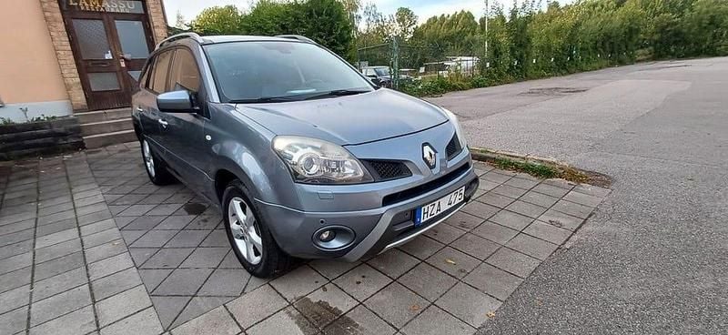 Grå Begagnad 2008 Renault Koleos SUV | 54 900 kr - Bild 1/4