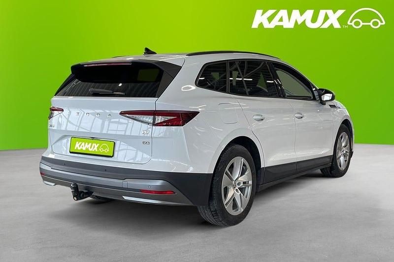 Begagnad Skoda Enyaq iV 132 kW (180 HK) 2023 Vit SUV
